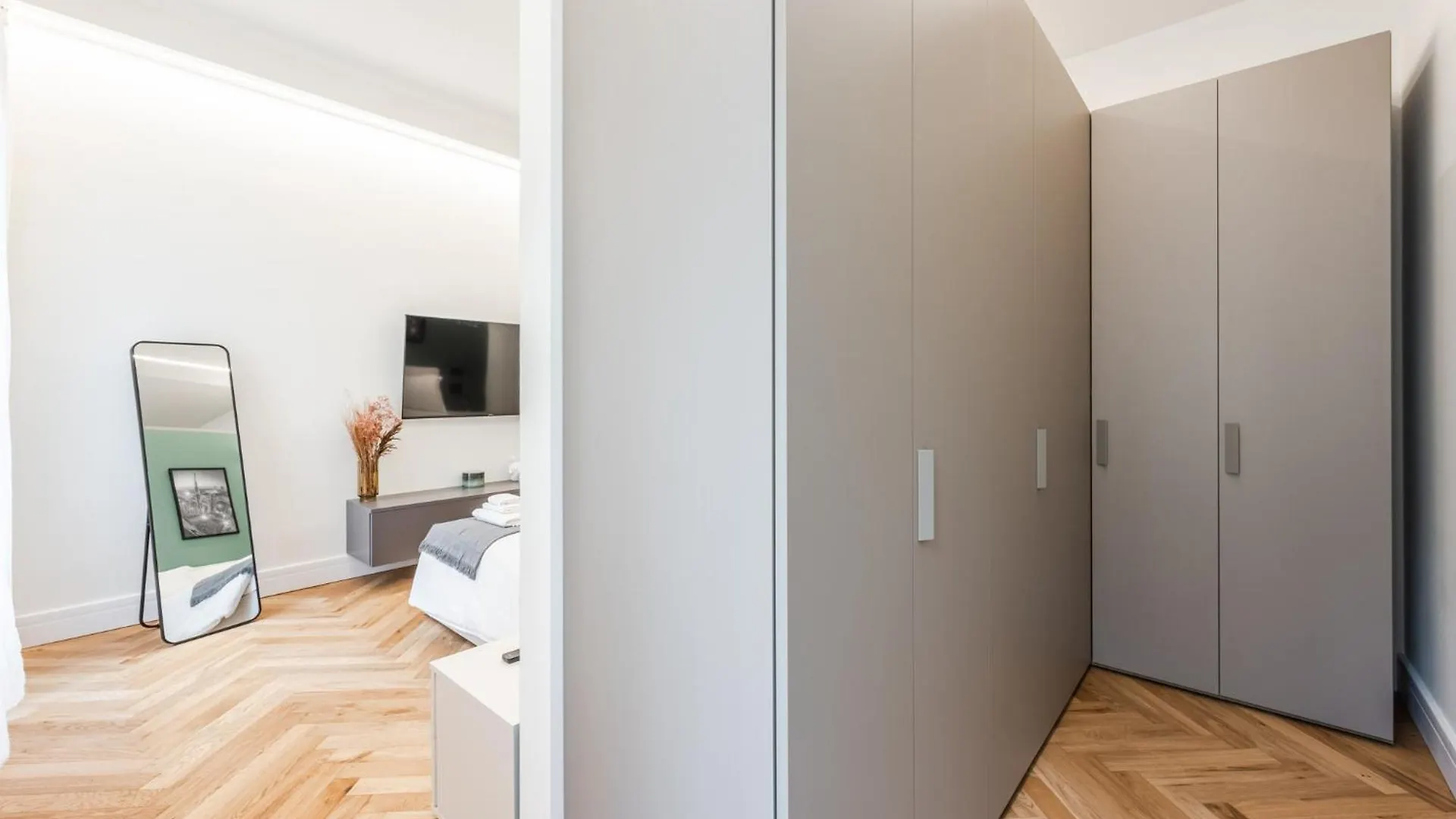 מילאנו Central Modern 3-Room Flat - Near Metro & Park 0*,  איטליה